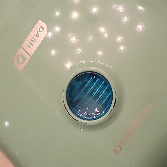 DASH Deluxe Sous Vide Style Egg Bite Maker with Silicone Molds AQUA - Picture 4 of 15